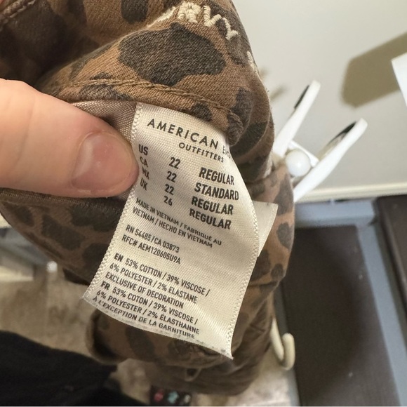 Women’s American Eagle Cheetah Print High Waist Regular Straight Jeans Size 22 - Picture 8 of 16